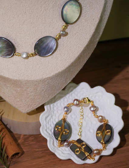 Handmade Black Mother of Pearl & Freshwater Pearl Jewelry Set