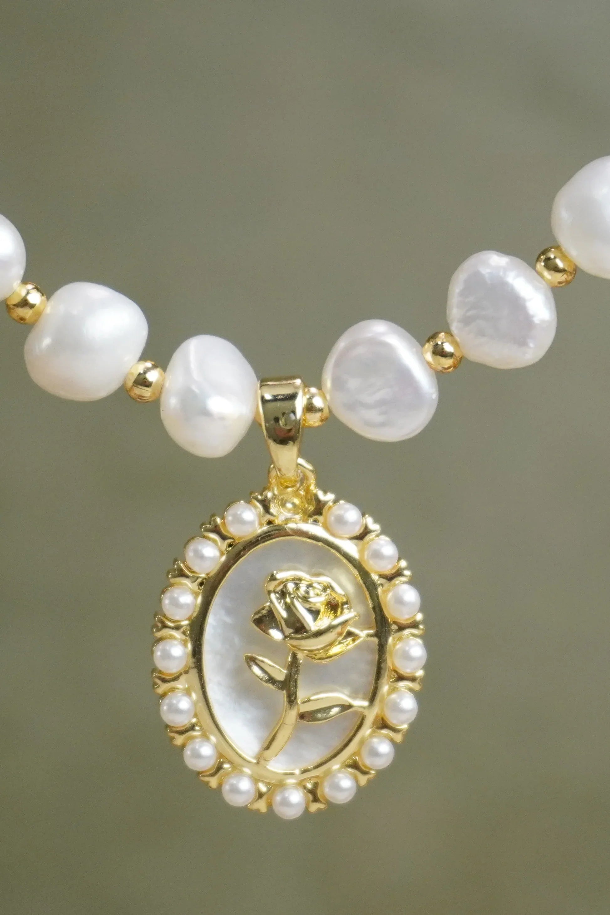 🤍 Romantic Rose Cameo Pearl Matching Jewelry Set for Elegant Daily & Date Outfits