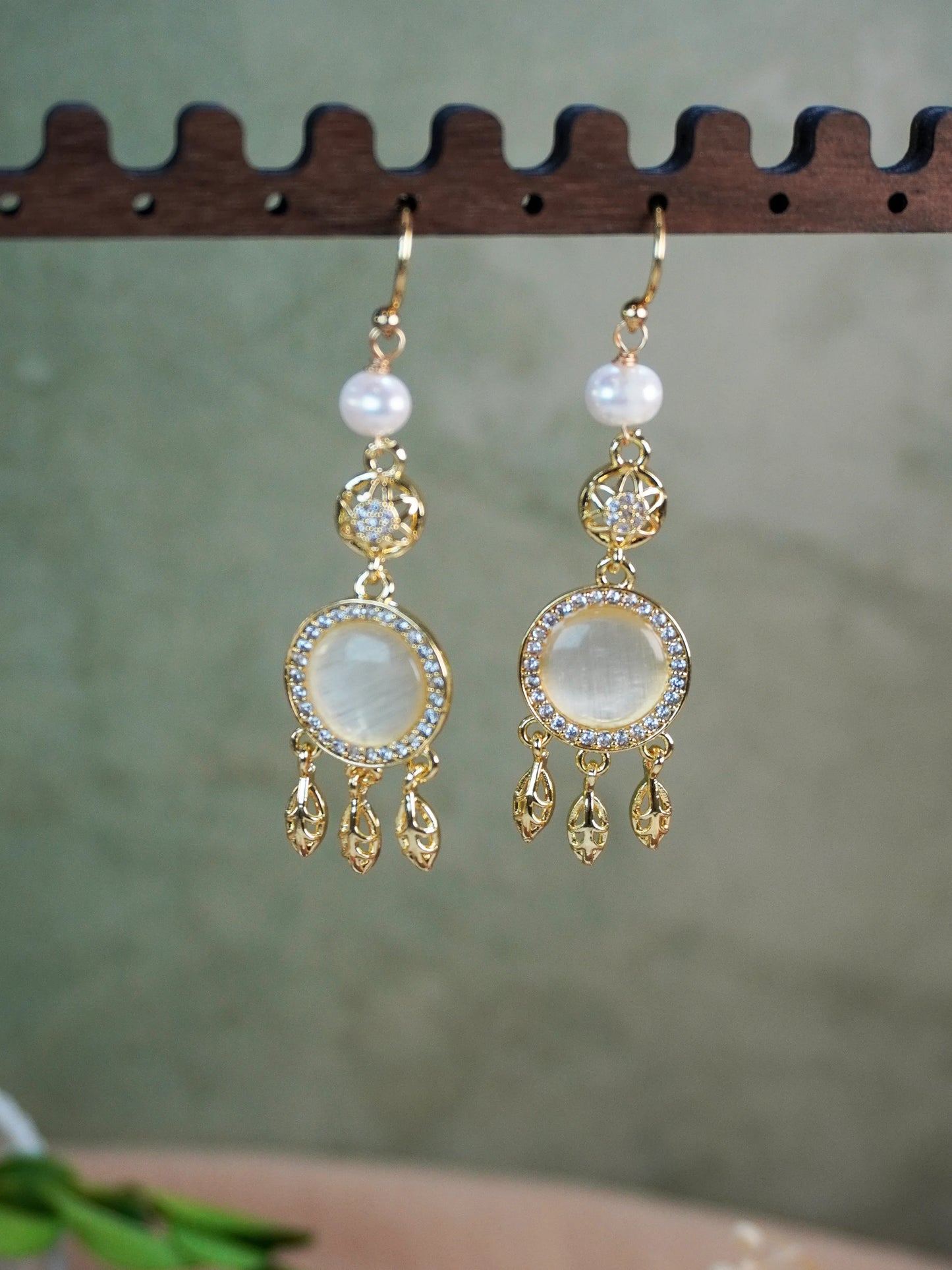 🪶 Boho Dreamcatcher Cat’s Eye Pearl Jewelry Matching Set, Gold Leaf Tassel Earrings & Necklace