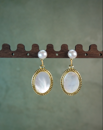 Vintage Oval Mother of Pearl Freshwater Pearl Drop Earrings