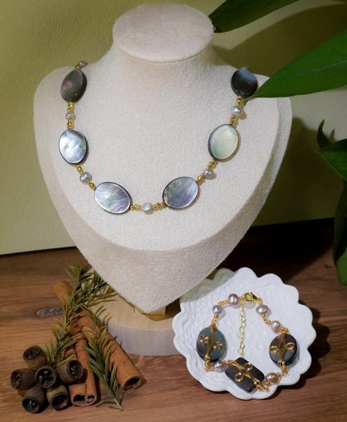 Handmade Black Mother of Pearl & Freshwater Pearl Jewelry Set