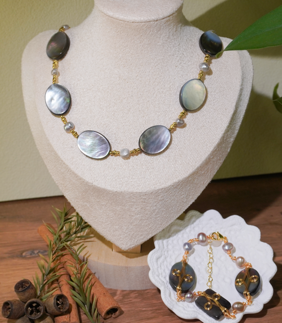 Handmade Black Mother of Pearl & Freshwater Pearl Jewelry Set
